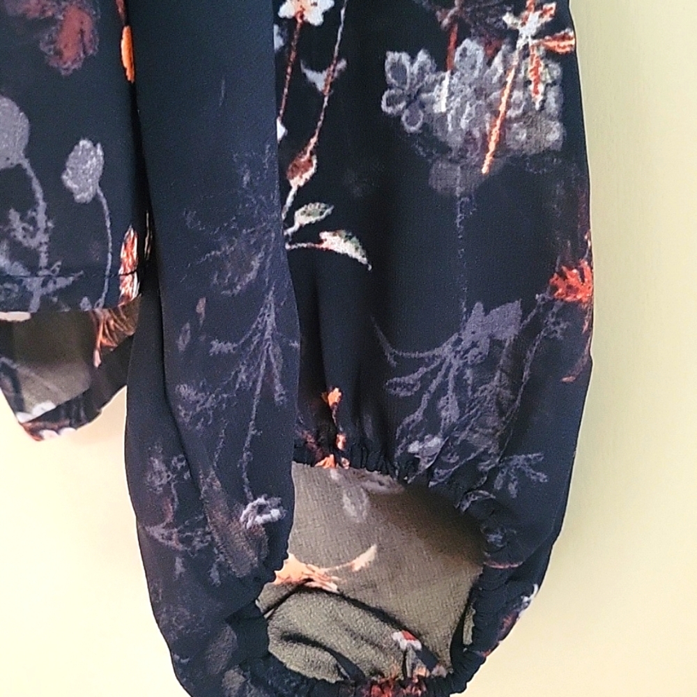Sheer Floral Blouse - Picture 4 of 4